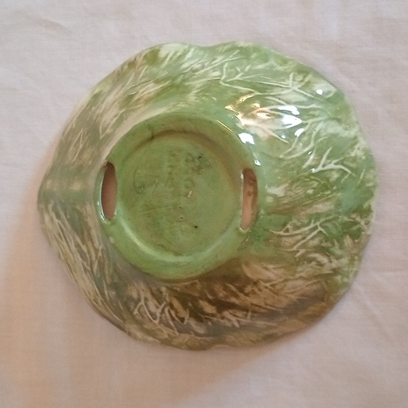 ART GLASS HANDMADE GREEN CABBAGE LEAF DISH, VERY UNIQUE, EUC - Picture 4 of 5